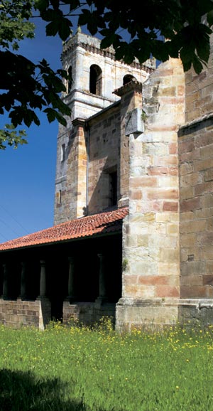 Iglesia de San Martín de Mazcuerras.