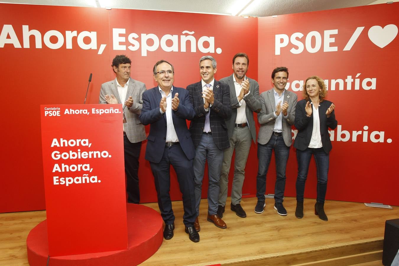 Imagen principal - «El PSOE ofrece un Gobierno riguroso, serio, moderado y progresista»