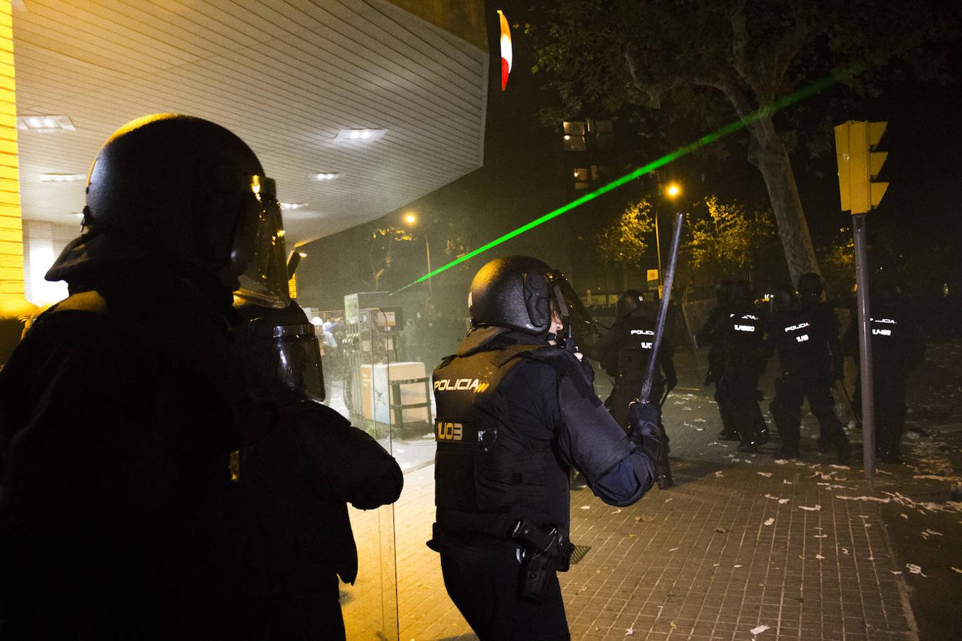 Fotos: Noche de terror en las calles de Barcelona