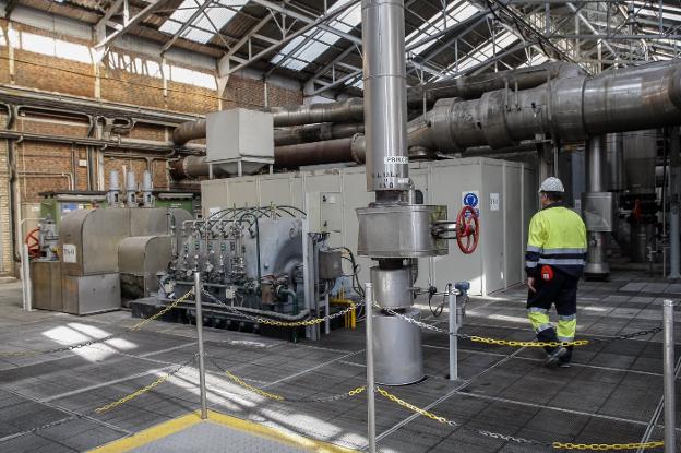 Instalaciones que Solvay posee en su complejo industrial de Torrelavega. 