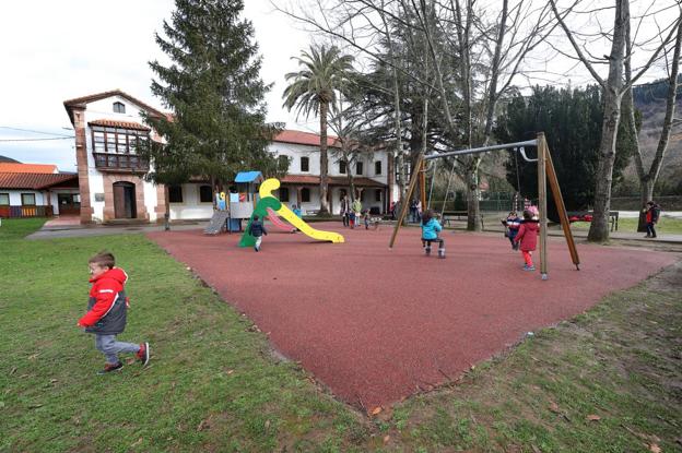 En lo que va de año, en el municipio de Cabuérniga han nacido cuatro niños. :