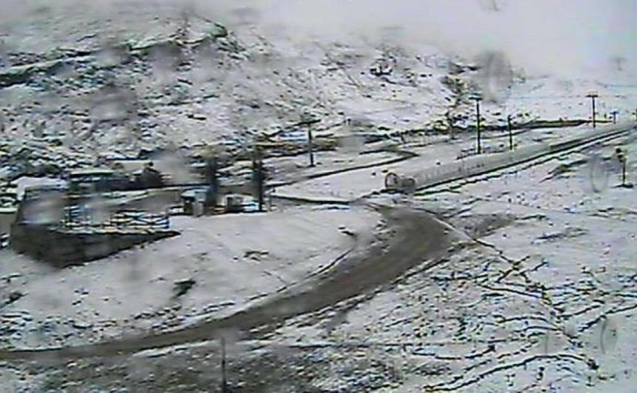 La nieve ya ha llegado a las cotas altas de Cantabria, como la Estación de Alto Campoo.