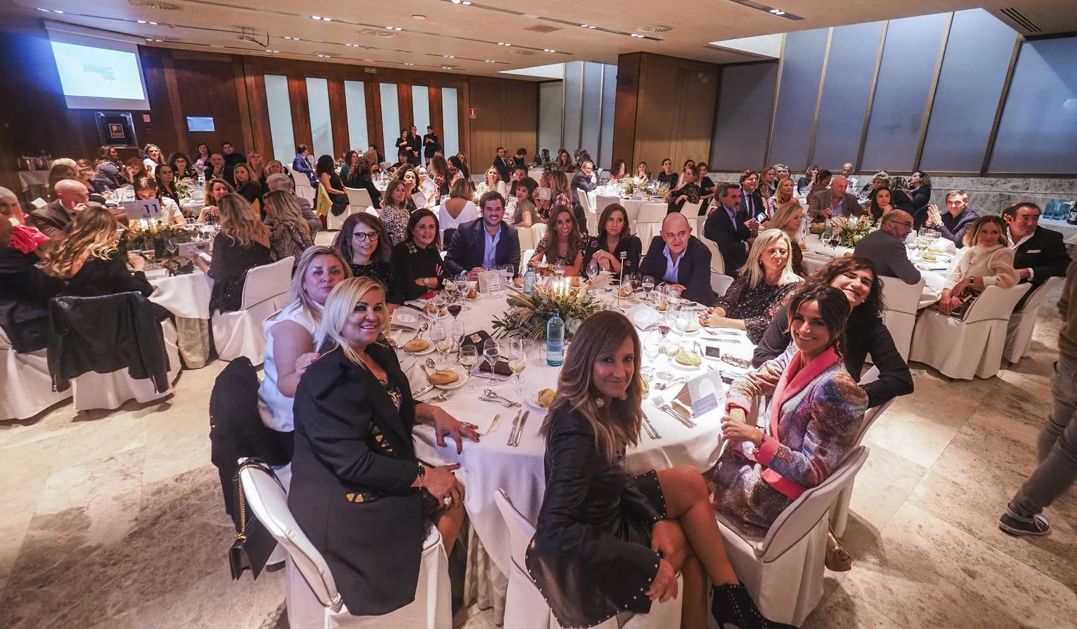 La diseñadora Odette Álvarez recibió anoche el Premio Empresaria 2019 de la Asociación de Mujeres Empresarias de Cantabria (ADMEC), en la Gala Anual que este colectivo celebró en el Hotel Santemar de Santander