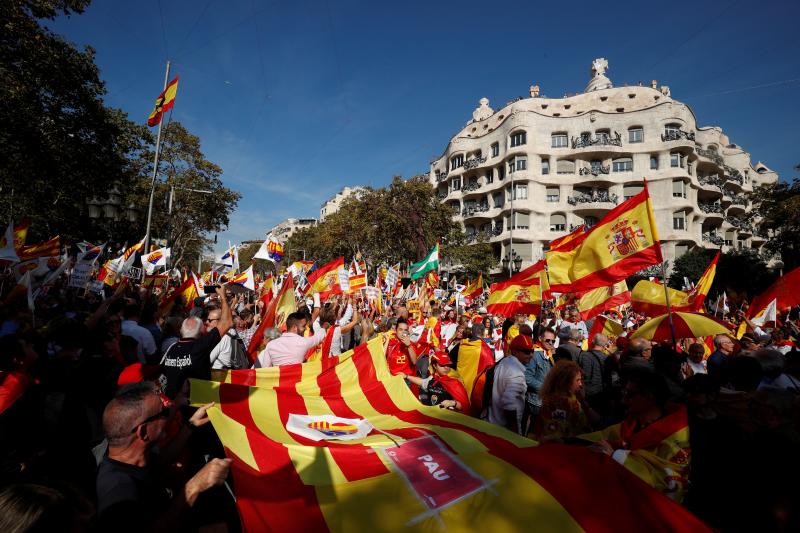 Fotos: Masiva marcha en Barcelona por la unidad de España