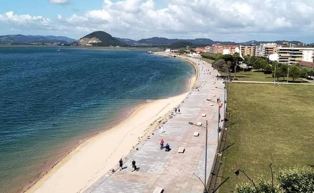 En otras localidades costeras se ha colocado habitualmente en los paseos marítimos.