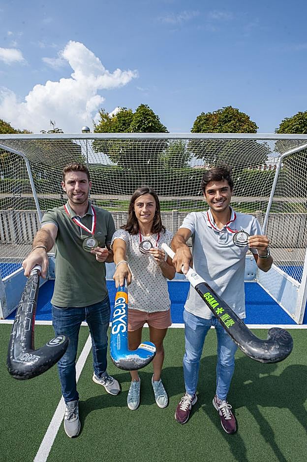 Mario Garín, Beatriz Pérez e Ignacio Rodríguez, con sus medallas del último Europeo. En julio de 2020 podrían ser olímpicos en Tokio. 