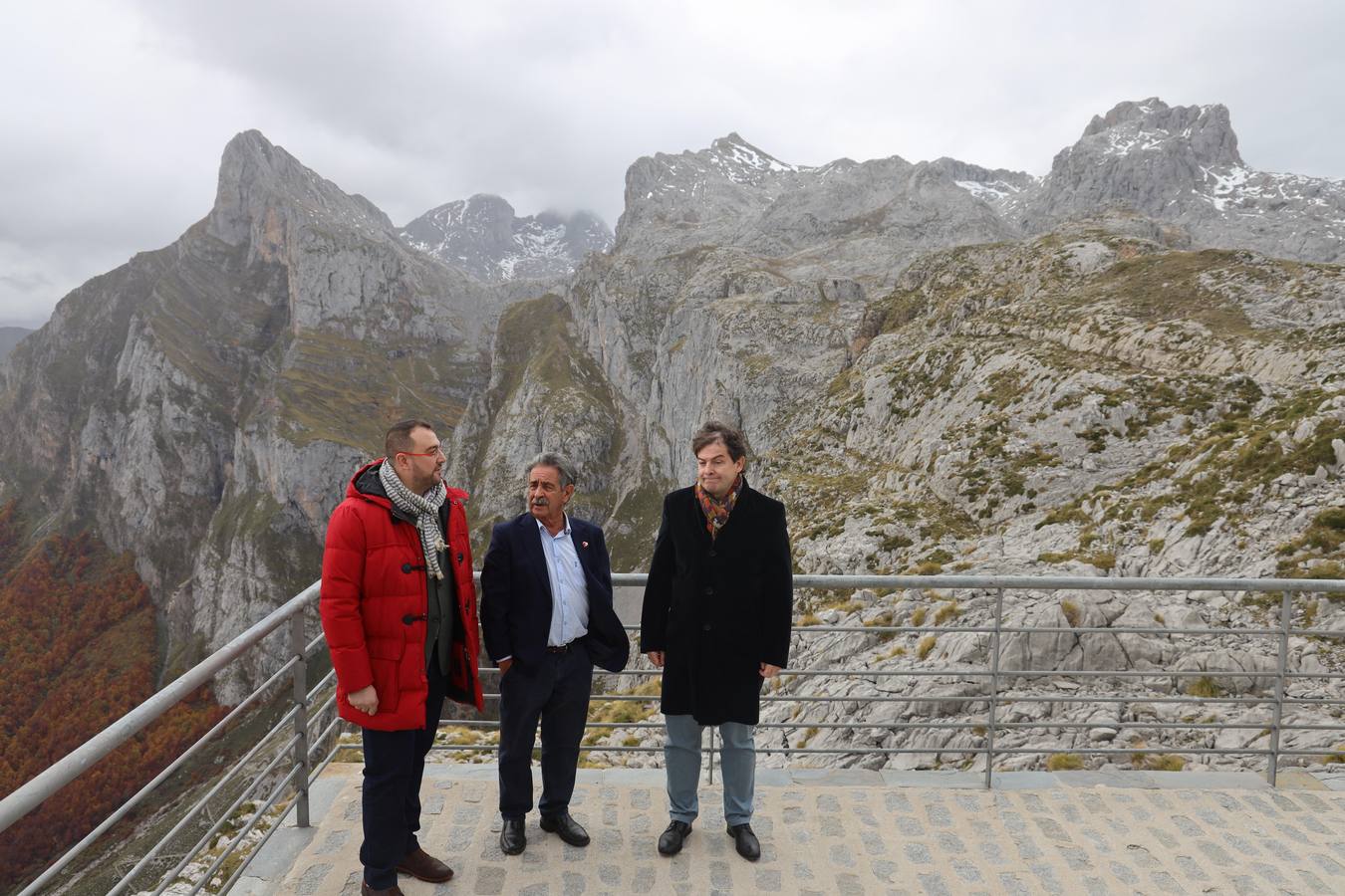 Visita de los presidentes de Cantabria, Castilla y León y Asturias a Liébana con motivo de la reunión de la Comisión de Gestión del Parque Nacional de Picos de Europa.