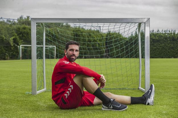 Jordi Figueras es uno de los futbolistas con más experiencia de la plantilla. El catalán analiza la situación del equipo para El Diario. 