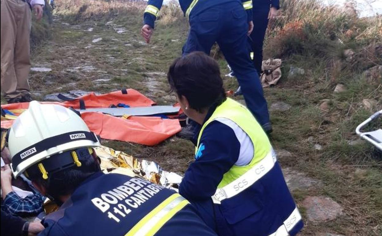 Evacuado en helicóptero un senderista con fractura de fémur en el Vía Crucis de San Sebastián de Garabandal