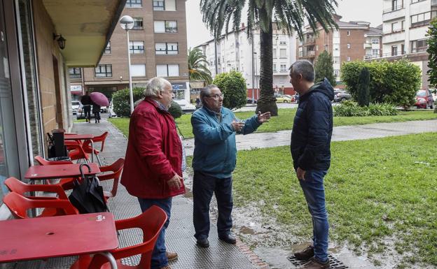 José Manuel Martínez, Ramiro Obregón y Sergio Martínez, ayer, en El Zapatón. 