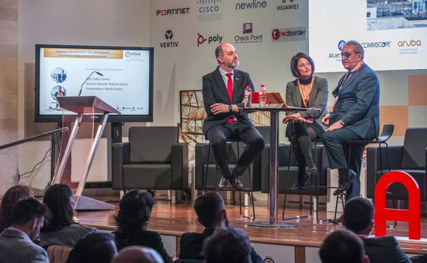 Roberto García, Natalia Getino y Pablo Gómez Blanco, durante la presentación del evento.