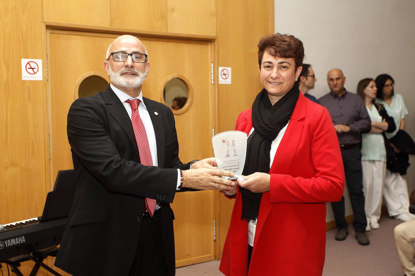 El hospital de Torrelavega fue inaugurado el 1 de noviembre de 1994 y desde enero de 2002, con las transferencias a la comunidad, pasó a formar parte del Servicio Cántabro de Salud.Desde entonces ha pasado de 500 trabajadores en plantilla a los cerca de 1.500 profesionales sanitarios y no sanitarios, y también se ha multiplicado su presupuesto, que ahora supera los 90 millones de euros. 