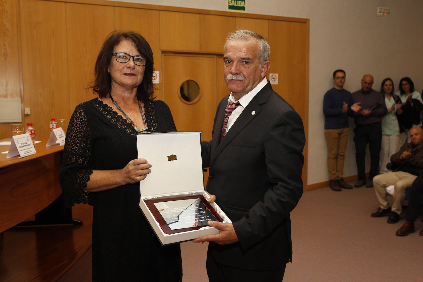 El hospital de Torrelavega fue inaugurado el 1 de noviembre de 1994 y desde enero de 2002, con las transferencias a la comunidad, pasó a formar parte del Servicio Cántabro de Salud.Desde entonces ha pasado de 500 trabajadores en plantilla a los cerca de 1.500 profesionales sanitarios y no sanitarios, y también se ha multiplicado su presupuesto, que ahora supera los 90 millones de euros. 