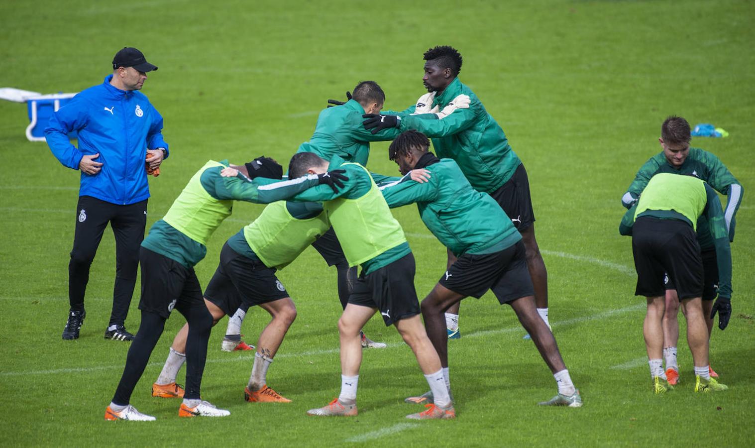 Imagen del entrenamiento del Racing de este lunes en La Albericia, ya sin Iván Ania al frente. 