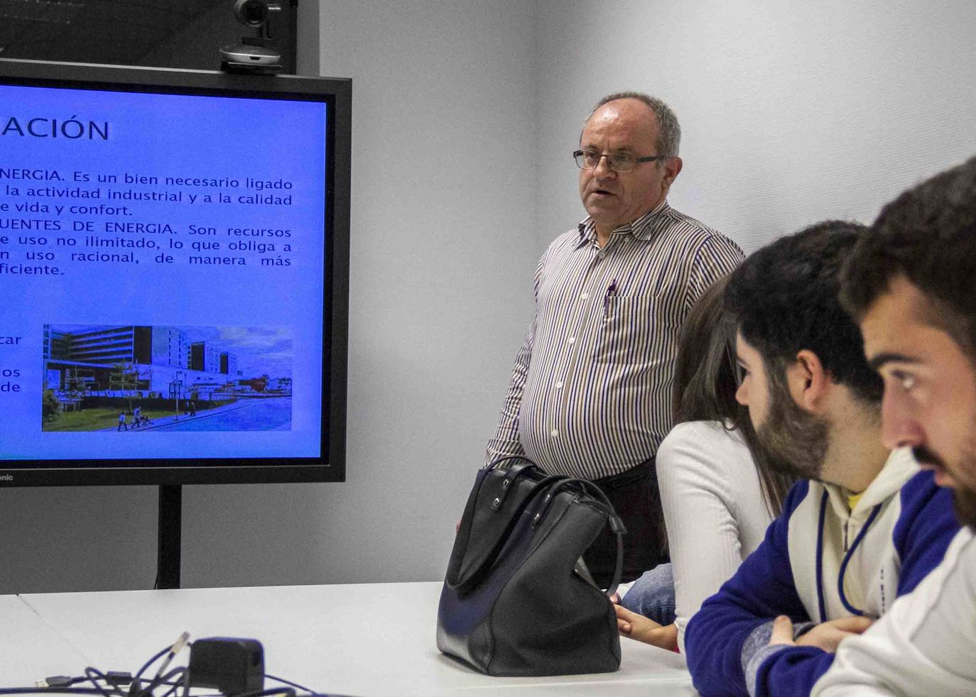 Fotos: Visita de IES Estelas de Cantabria a su mentor de STARTinnova Smart Hospital Cantabria