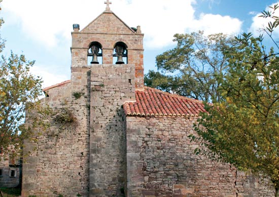 Imagen secundaria 1 - Vista de la iglesia de Santa Olalla de La Loma. Iglesia de San Juan Bautista, en Mata la Hoz. Santa María de Henestrosas de las Quintanillas.