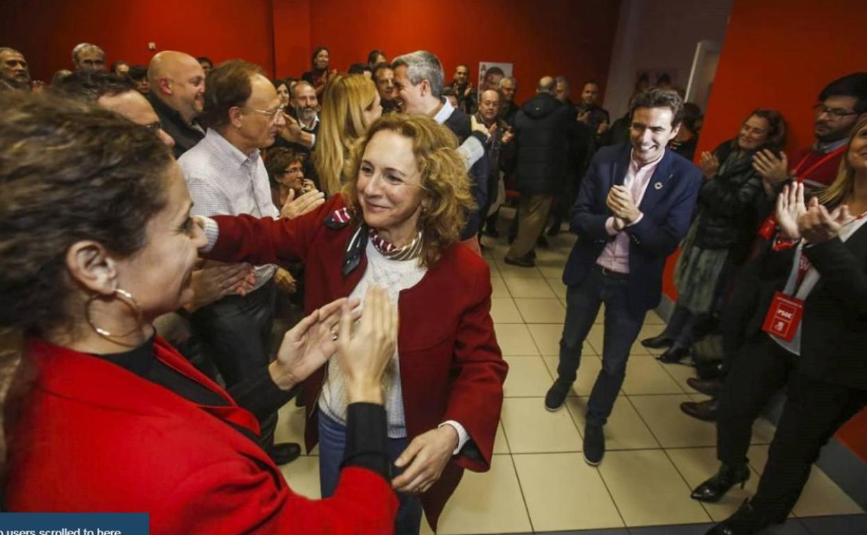 Los dirigentes del PSOE, en la noche electoral del pasado domingo.