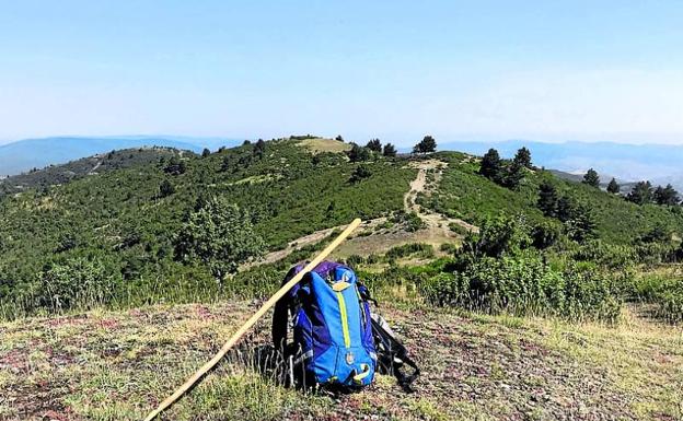 Subiendo a la cima de Piedramujer.