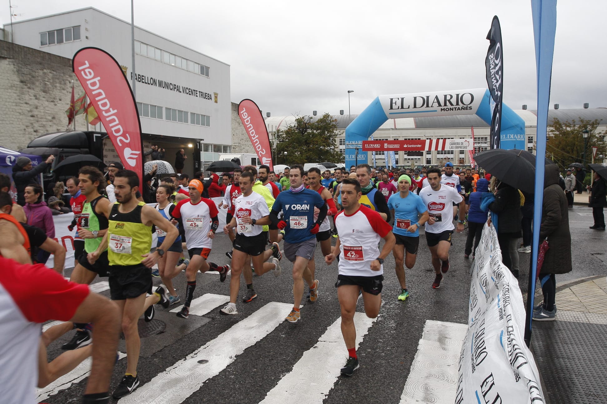 Torrelavega acoge la primera edición de la Carrera de las Empresas que organiza El Diario Montañés.