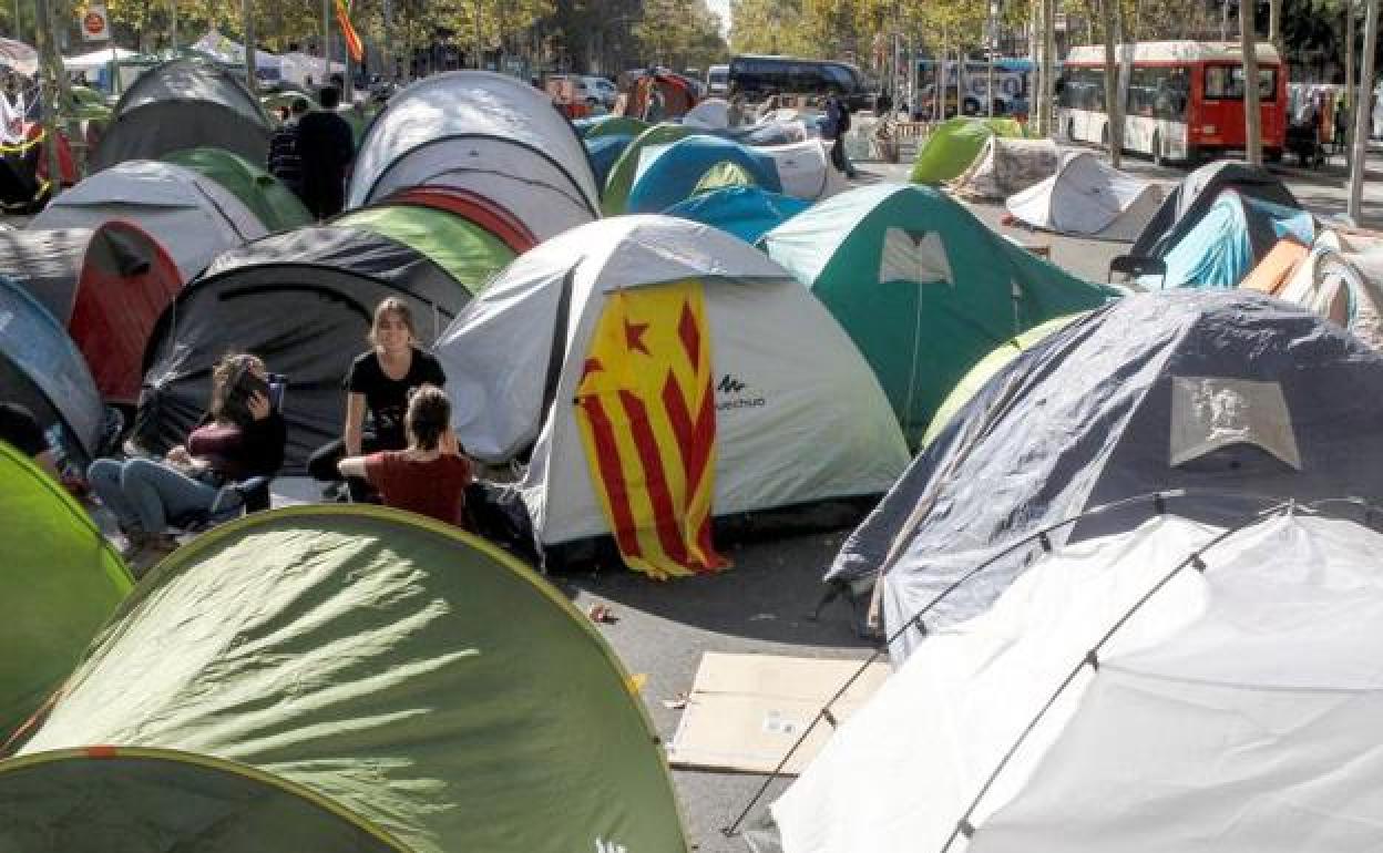 Acampada en la plaza Universidad de Barcelona.