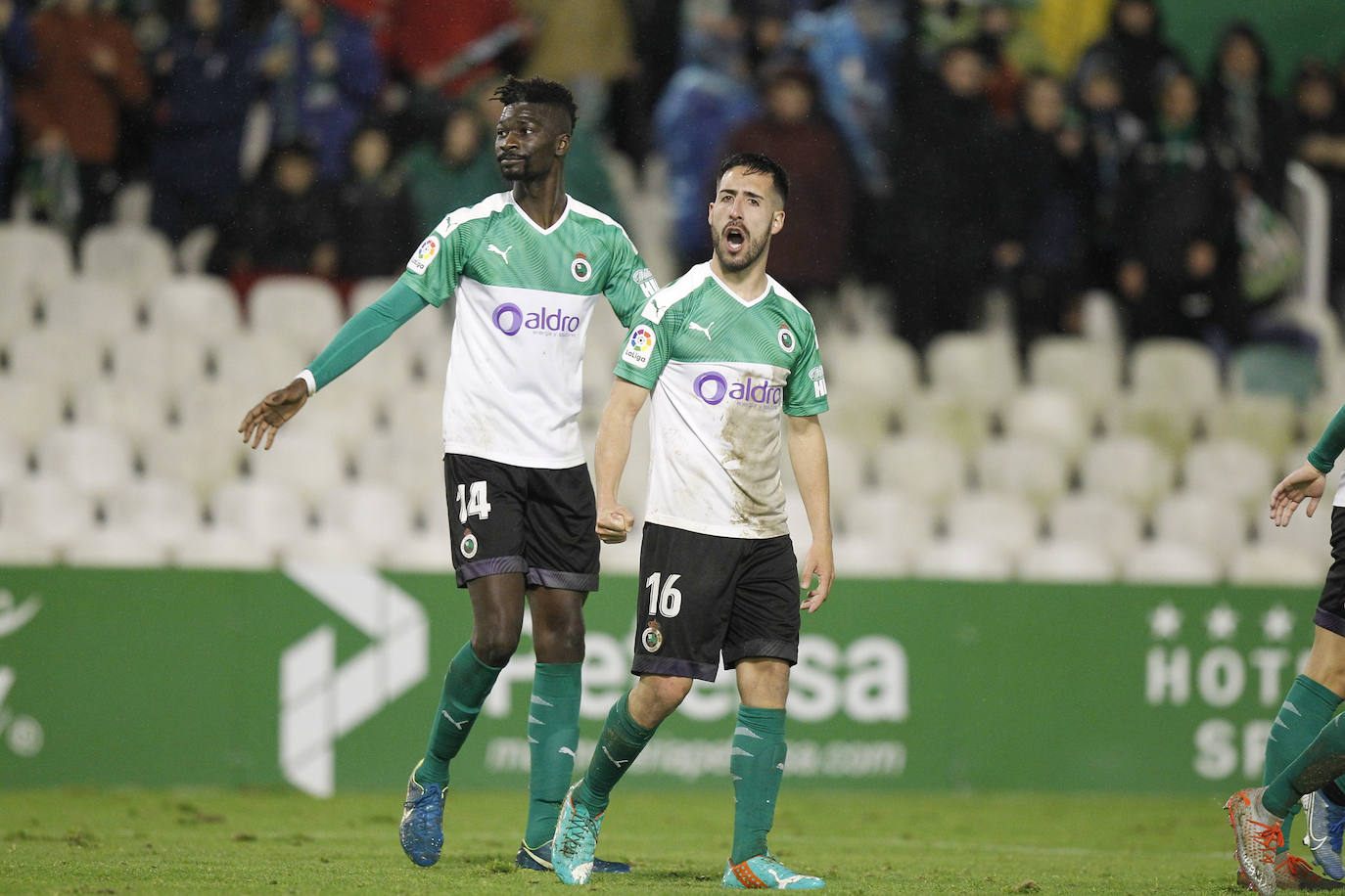 Fotos: El Racing enfrenta al Extremadura en El Sardinero