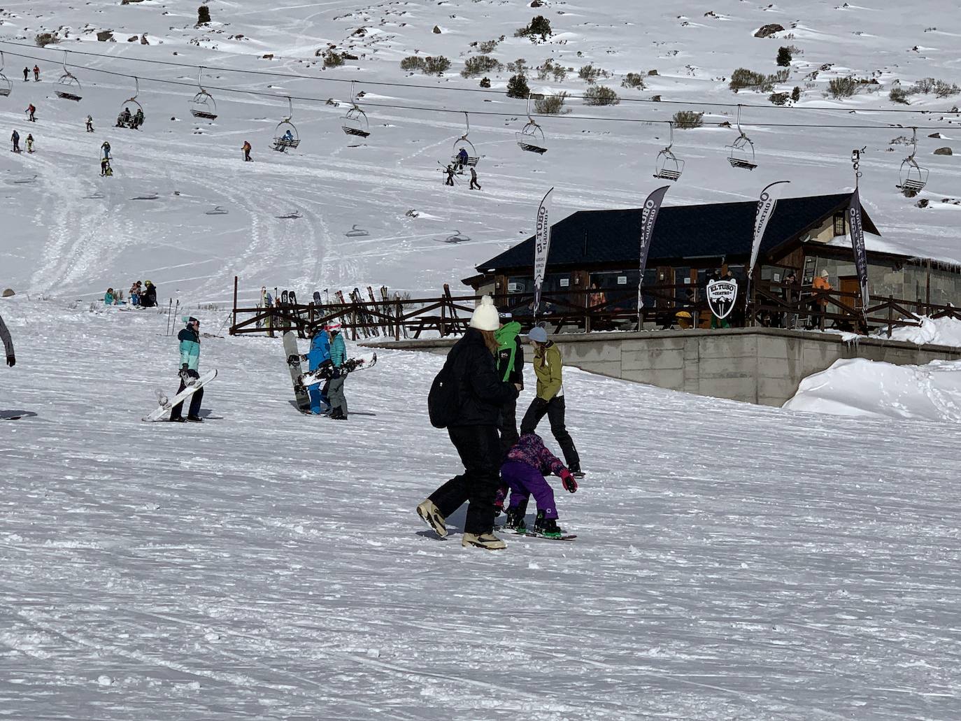 Fotos: Los esquiadores estrenan la temporada en Alto Campoo