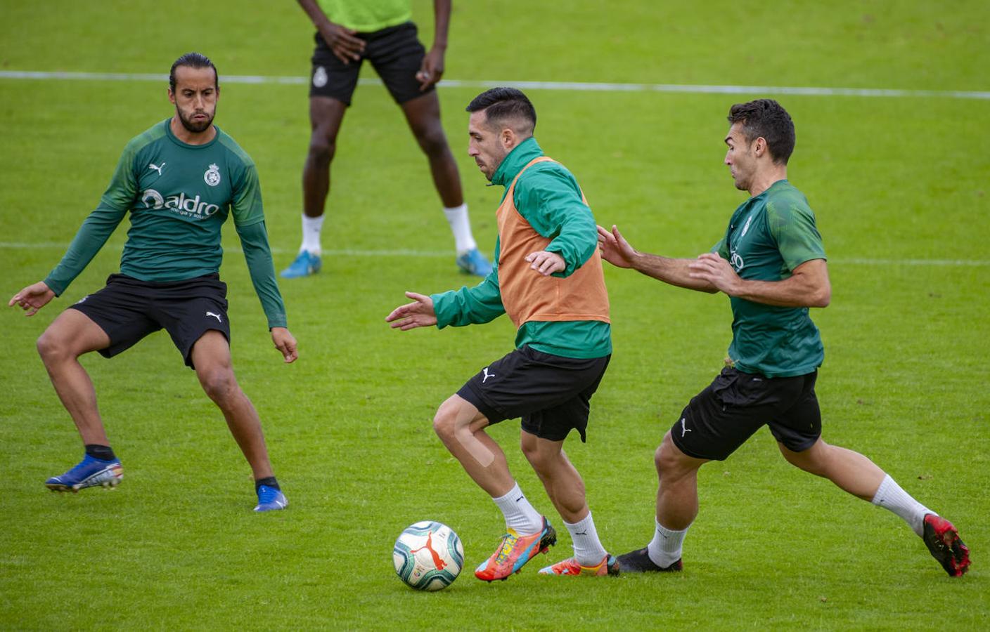 Fotos: El Racing, con la mirada puesta en Elche