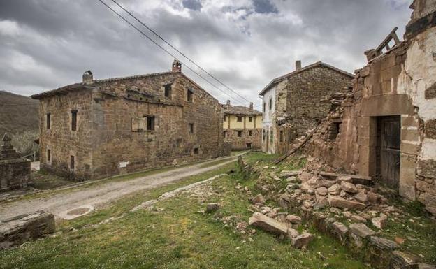 Valderredible es el ayuntamiento con mayor superficie y menor número de habitantes de Cantabria. 