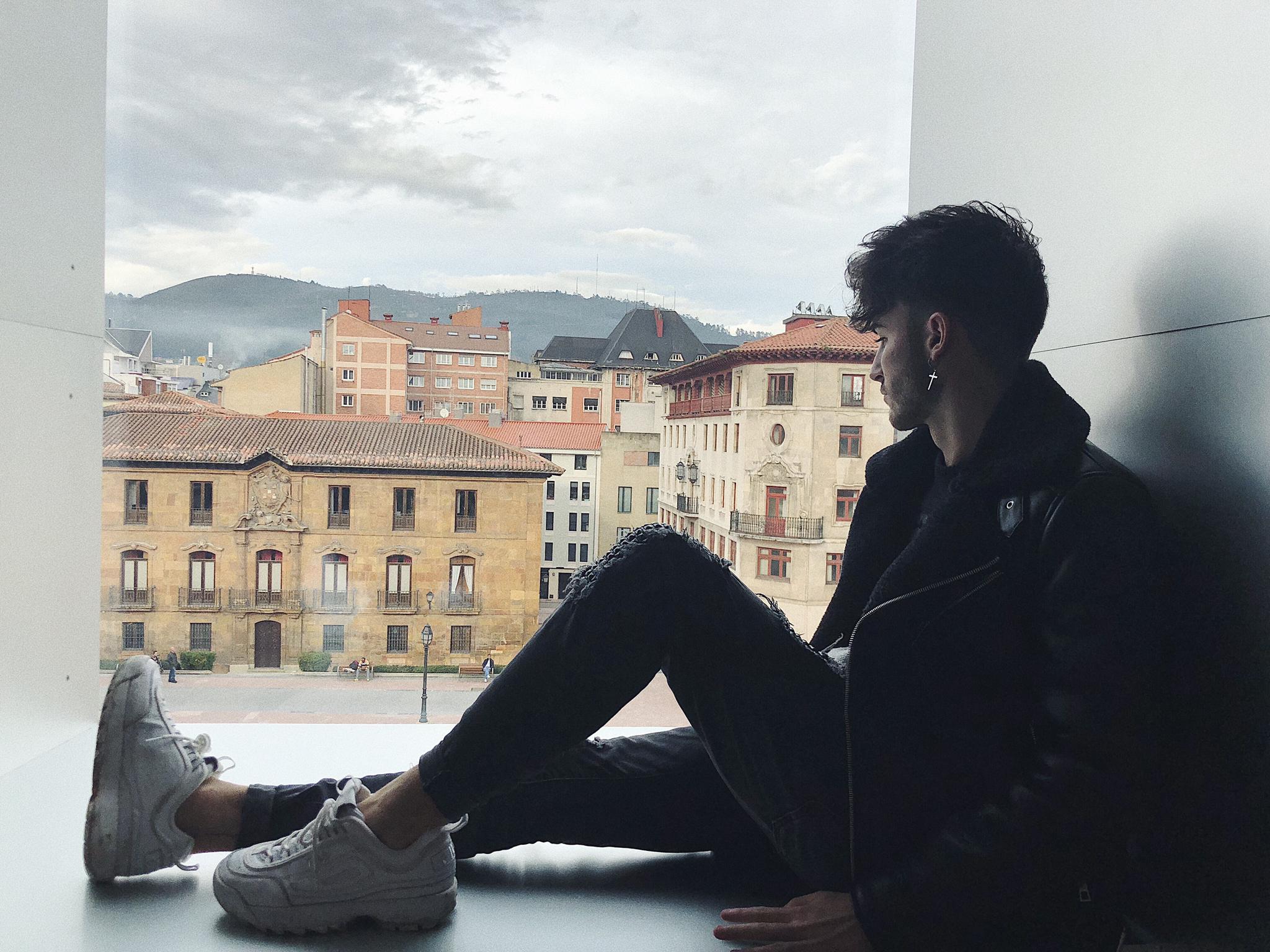 Víctor Gutiérrez Urquiza. 18 años, San Vicente de la Barquera. Estudiante de Grado en Trabajo Social.