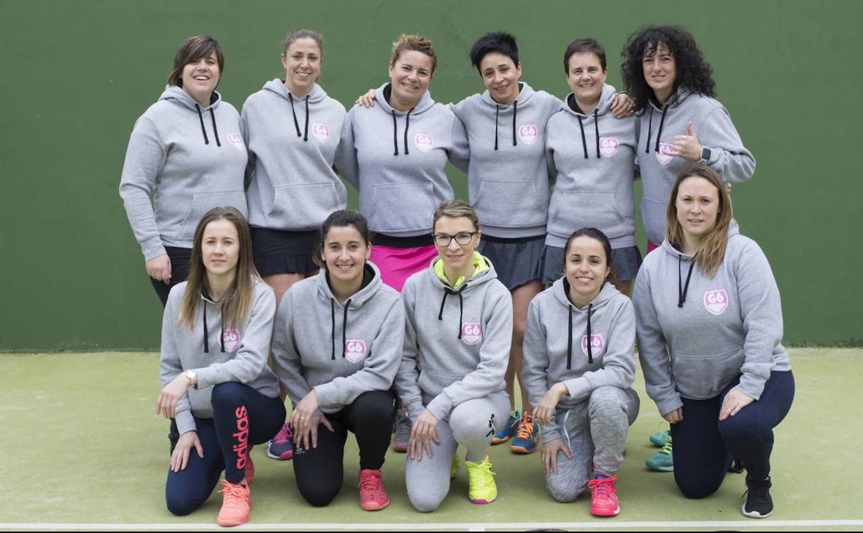 Pink Fighters, campeonas de la liga regular de primera. 