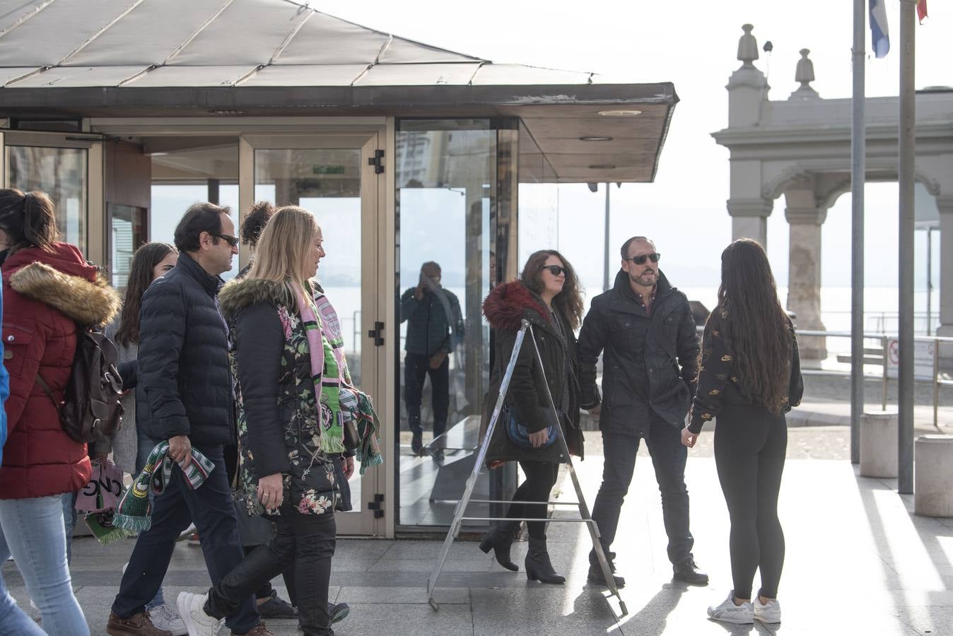 Los primeros turistas llegaron ayer a Santander con muchos planes para visitar la ciudad, la costa y el interior de la región.