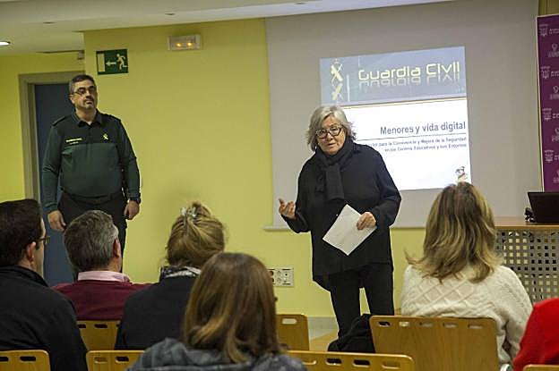  José Martín, teniente de la Guardia Civil. 