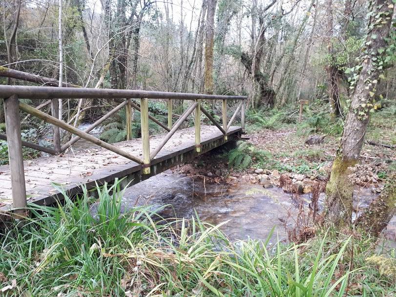 Este paseo por la comunidad vecina más rural nos reencontrará con lugares que fueron grandes centros de encuentro y una herramienta imprescindible para convertir el grano en harina