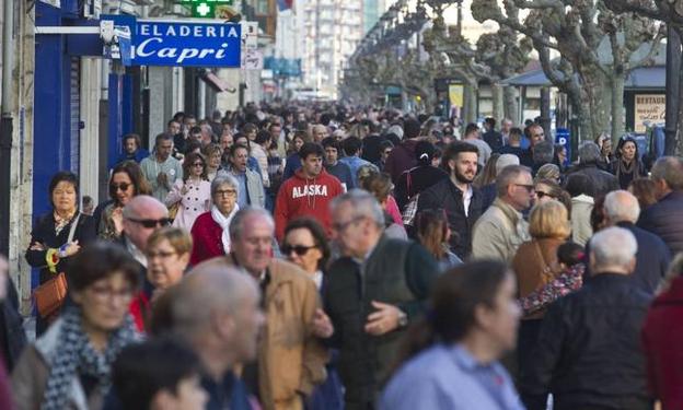 El paseo de Pereda es una de las calles de Santander más concurridas, especialmente en periodos vacacionales. 