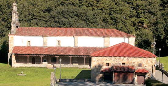 Imagen secundaria 1 - Iglesia de San Juan Bautista, en Selaya. Santuario de Nuestra Señora de Valvanuz, cuya construcción data de finales del siglo XVII. Viacrucis de Selaya.