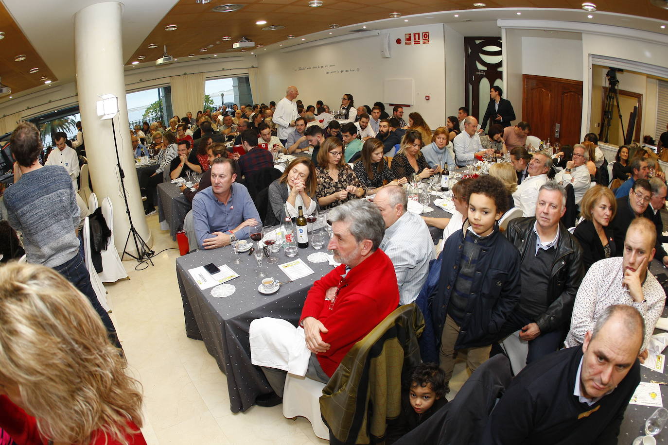 Fotos: Comida de Navidad de militantes y simpatizantes del PRC