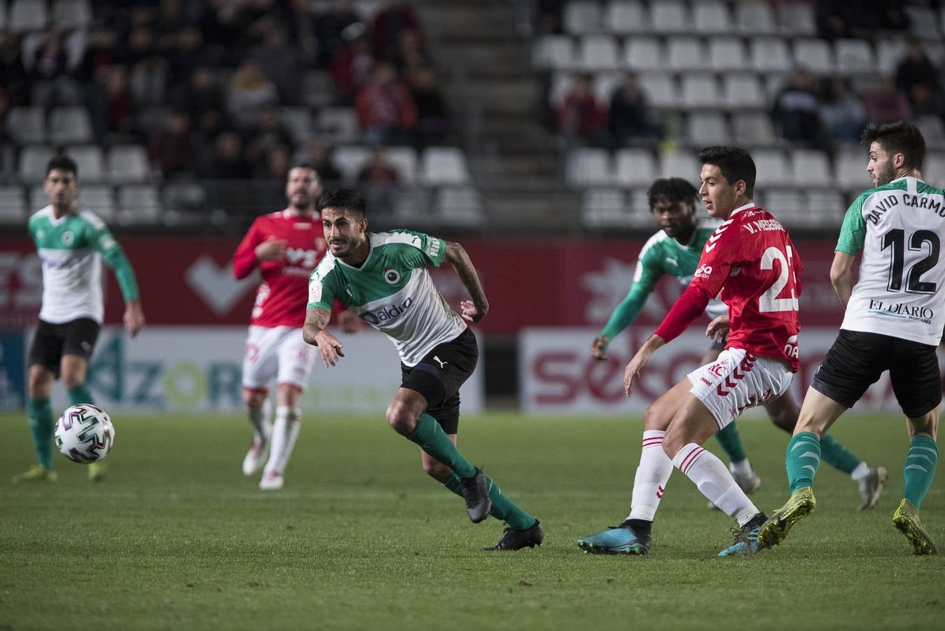 El Racing ofrece una pobre imagen en Murcia y cae derrotado también en Copa del Rey. Los menos habituales tampoco aprovecharon su oportunidad frente a un rival de Segunda B que se tomó más en serio la competición
