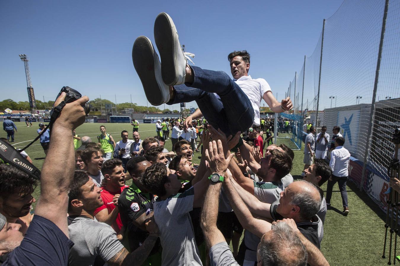 El Racing ascendió el 2 de junio a Segunda División tras empatar a uno en Son Malferit con el Atlético Baleares. El gol de Aitor Buñuel fue el pasaporte de regreso al fútbol profesional tras cuatro años consectuvos en el infierno de Segunda B.