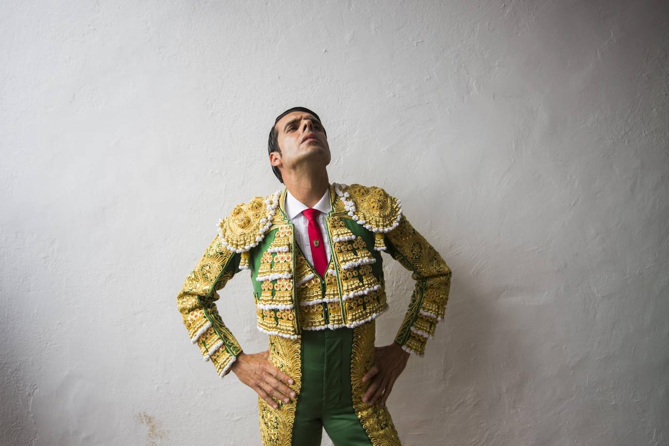 El torero Emilio de Justo, en la meseta de arrastre de la plaza de Cuatro Caminos, antes de la corrida de la Feria de Santiago del 23 de julio en la que compartió cartel con El Cid y Curro Díaz.