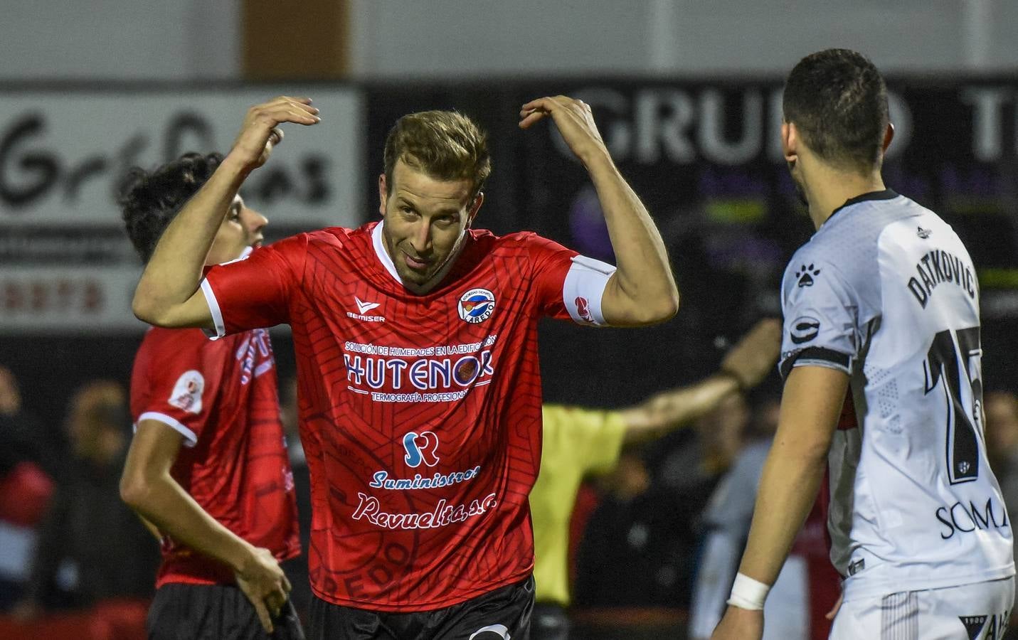 Los pejinos realizan un serio partido ante un Huesca que no se puso por delante hasta el minuto 84