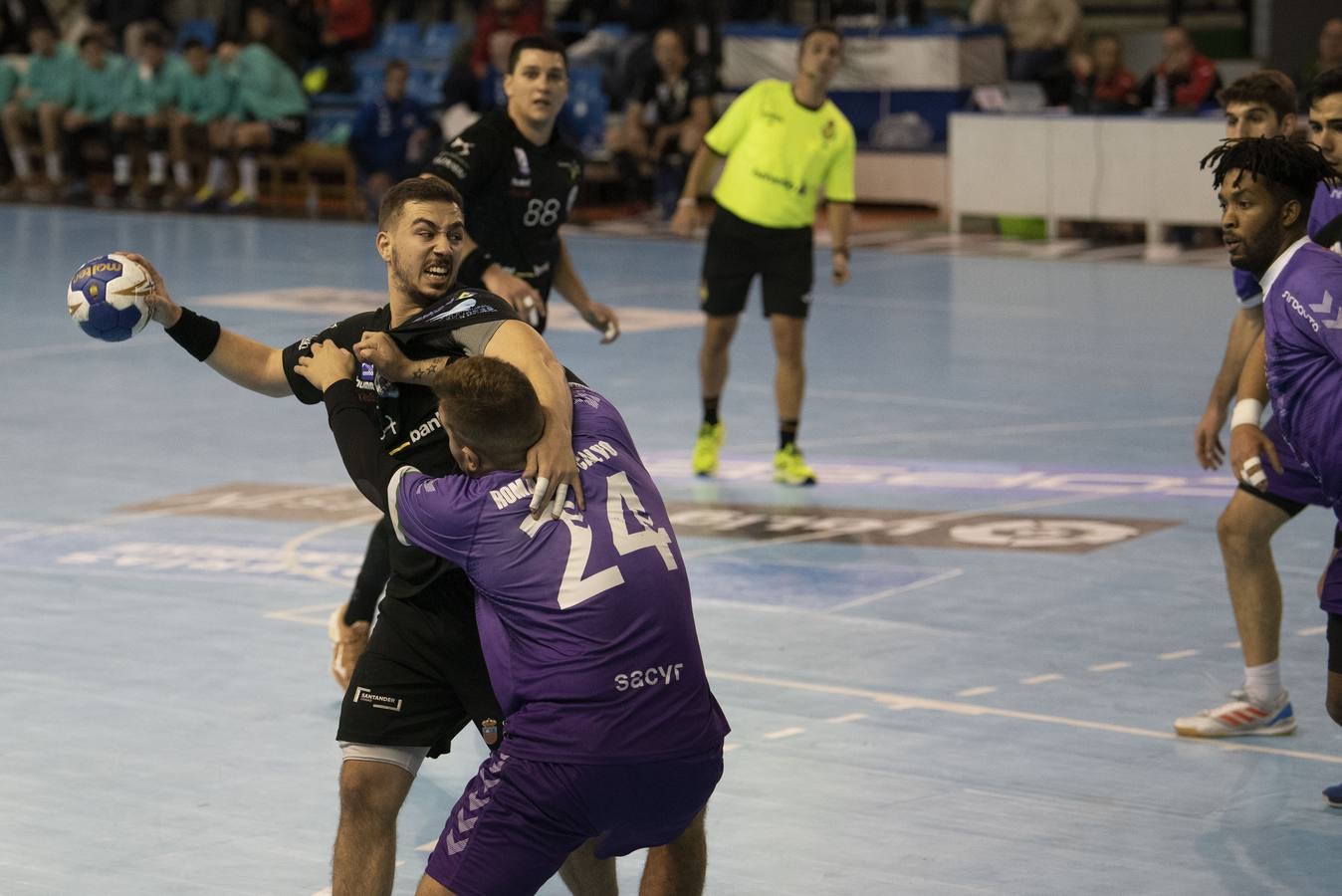 Los santanderinos derrotan con mucha solvencia al Guadalajara y se clasifican para la cuarta ronda de la Copa del Rey