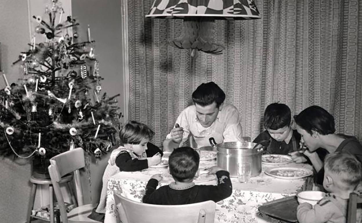 Imagen de una cena de Nochebuena del ayer.