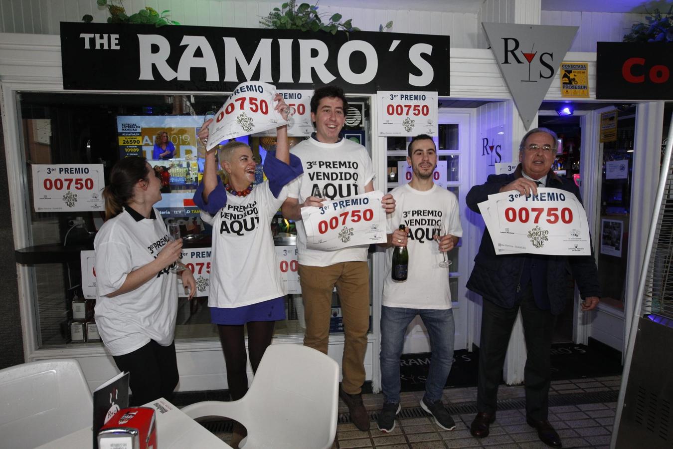 El Bar Ramiro's de Suances donde se han vendido décimos del tercer premio.