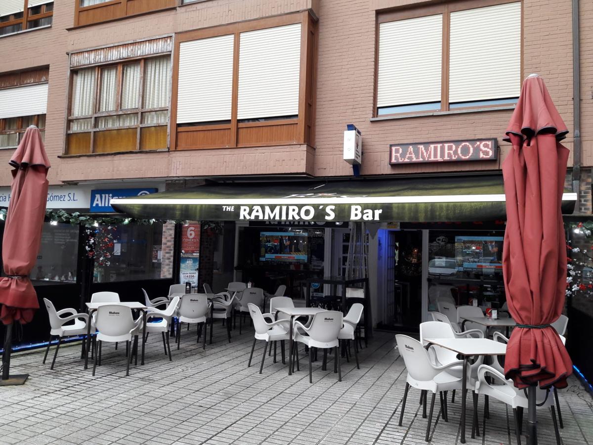 El Bar Ramiro's de Suances donde se han vendido décimos del tercer premio.