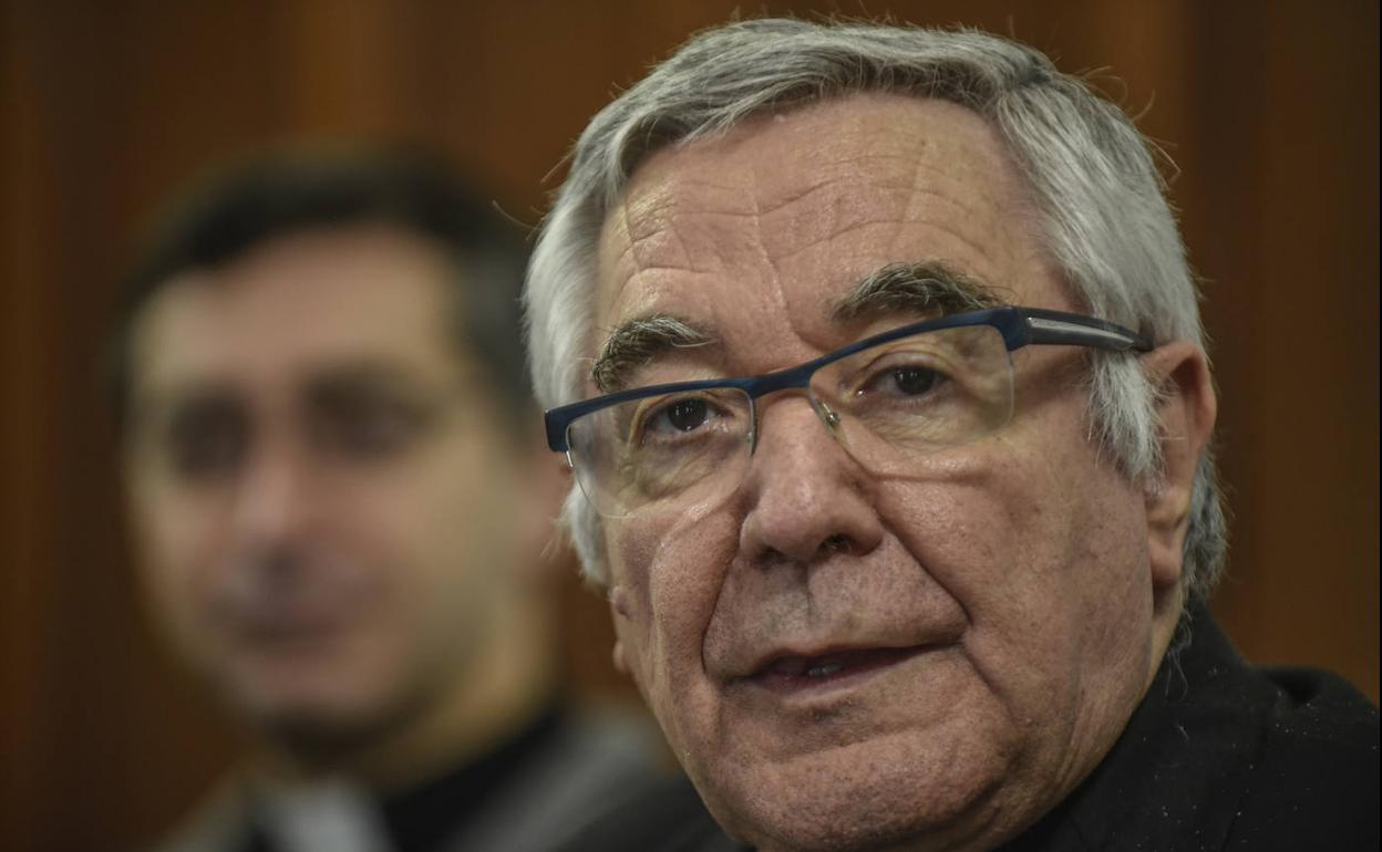 El obispo de Santander, Manuel Sánchez Monge.