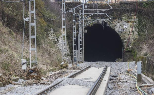 Así quedó el túnel tras la riada del viernes.