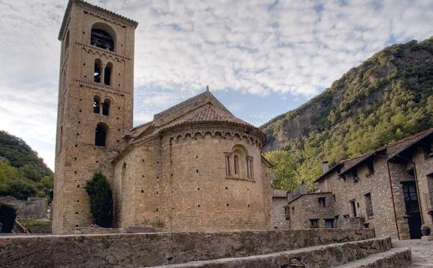 Iglesia de San Cristofol de Bebet, en el Valle de Camprodon (Girona).