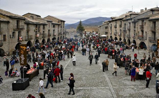 Imagen de la celebración del certamen 'Trufa-te' en Aínsa.