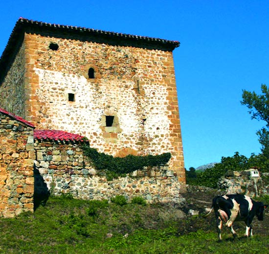 Imagen principal - Torre de los Velasco. Torre de los Ezquerra de Rozas, en Rozas. Casa de Quintana 