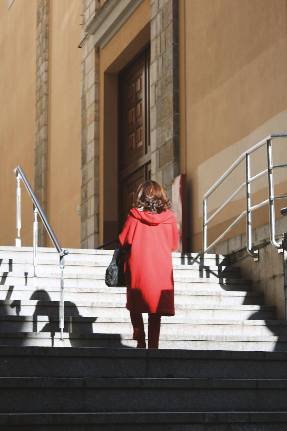 'Total look' rojo sofisticado.